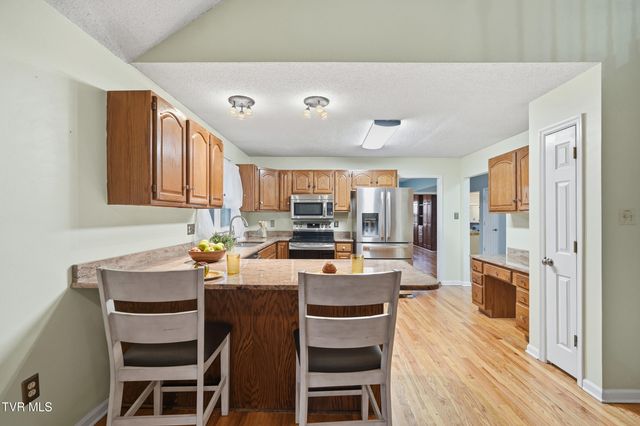 212 Old Castle Road, Kingsport, TN 37660