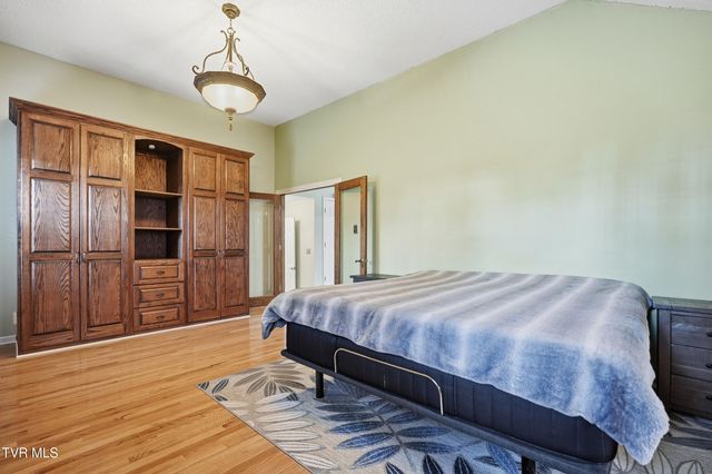 212 Old Castle Road, Kingsport, TN 37660