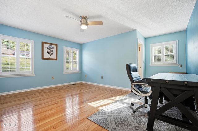 212 Old Castle Road, Kingsport, TN 37660