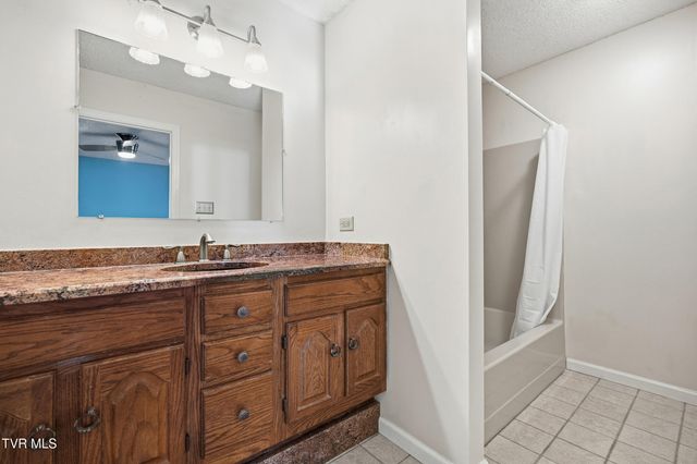 212 Old Castle Road, Kingsport, TN 37660