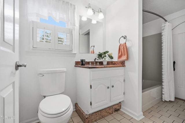 212 Old Castle Road, Kingsport, TN 37660