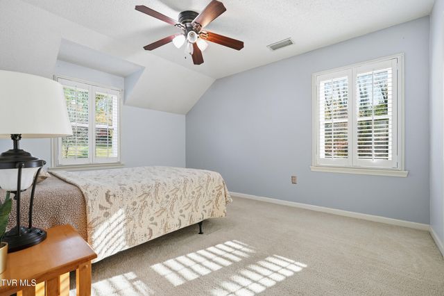 212 Old Castle Road, Kingsport, TN 37660