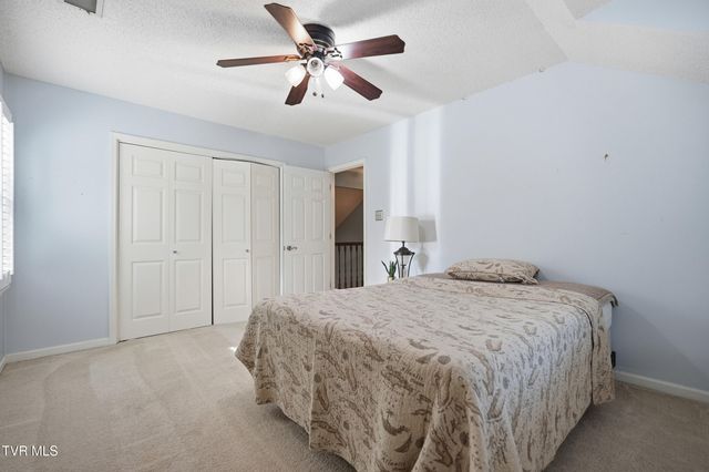 212 Old Castle Road, Kingsport, TN 37660