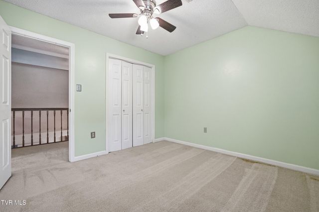 212 Old Castle Road, Kingsport, TN 37660