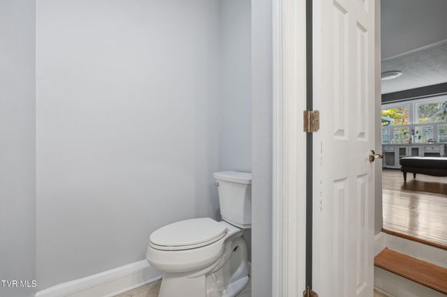 212 Old Castle Road, Kingsport, TN 37660