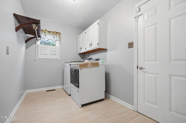 212 Old Castle Road, Kingsport, TN 37660