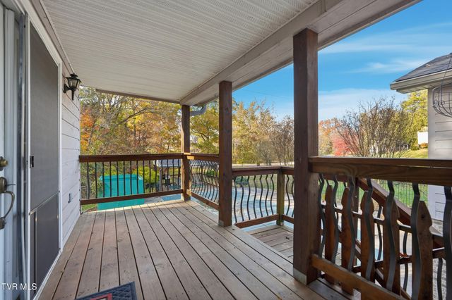 212 Old Castle Road, Kingsport, TN 37660