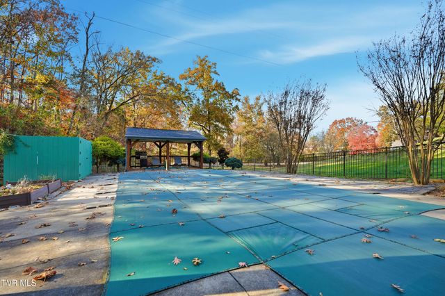 212 Old Castle Road, Kingsport, TN 37660