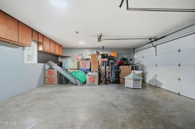 212 Old Castle Road, Kingsport, TN 37660