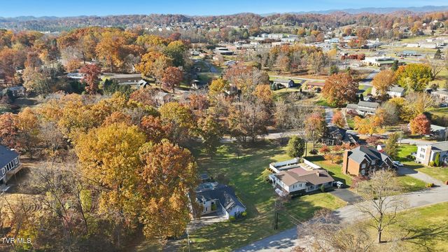 212 Old Castle Road, Kingsport, TN 37660