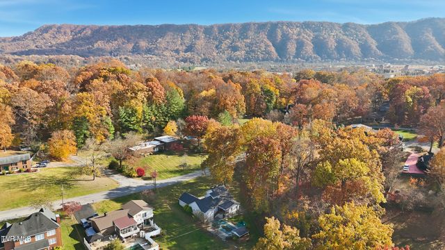 212 Old Castle Road, Kingsport, TN 37660