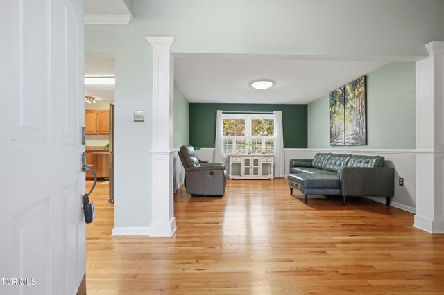 212 Old Castle Road, Kingsport, TN 37660