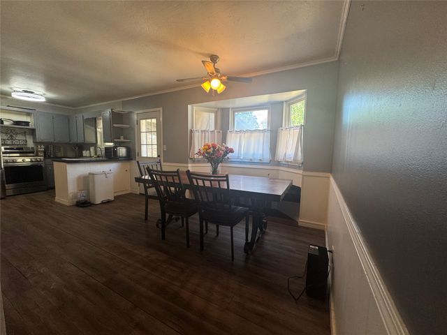 507 W E Street, Jenks, OK 74037