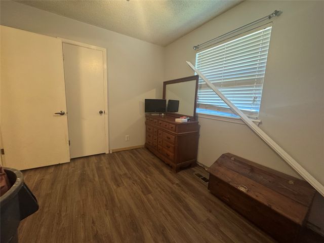 507 W E Street, Jenks, OK 74037