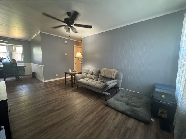 507 W E Street, Jenks, OK 74037
