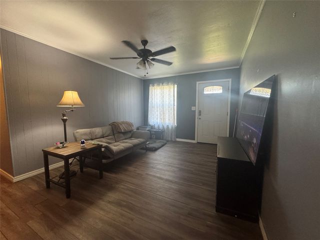 507 W E Street, Jenks, OK 74037