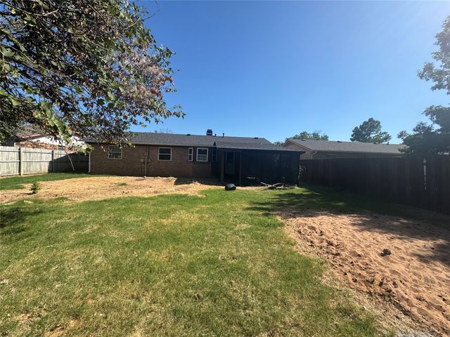 507 W E Street, Jenks, OK 74037