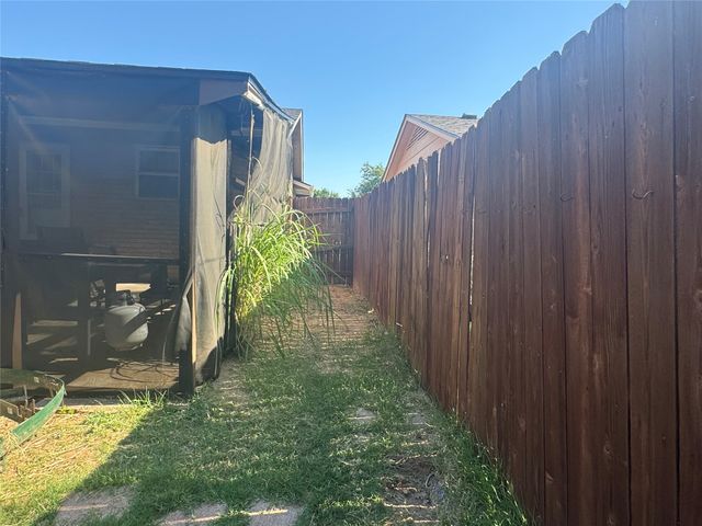 507 W E Street, Jenks, OK 74037
