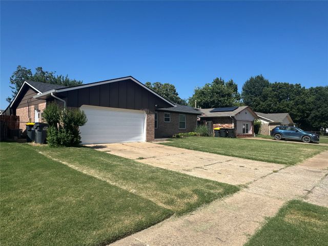 507 W E Street, Jenks, OK 74037