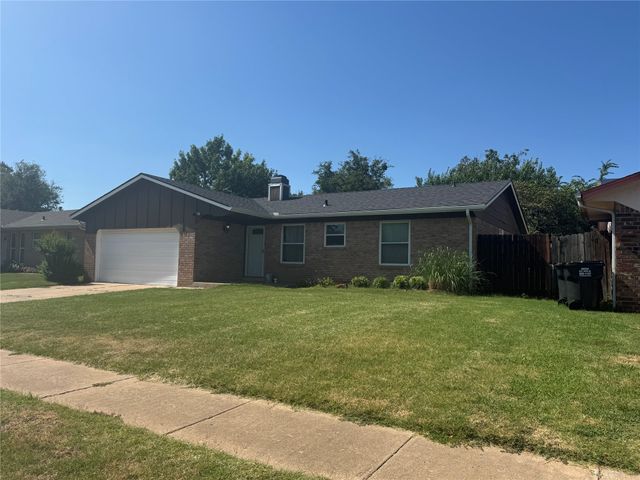 507 W E Street, Jenks, OK 74037