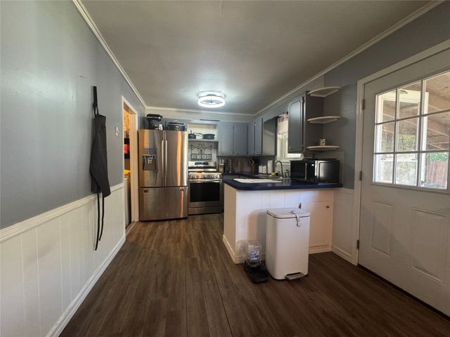 507 W E Street, Jenks, OK 74037