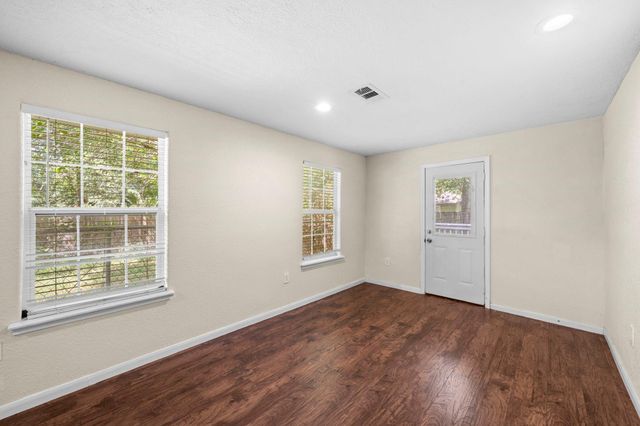 2821 Holman Street, Houston, TX 77004