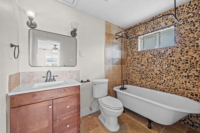 2821 Holman Street, Houston, TX 77004