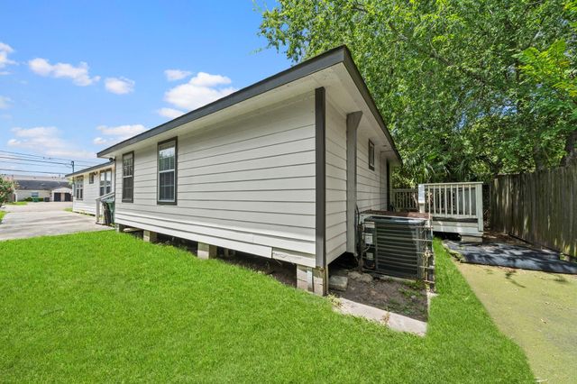 2821 Holman Street, Houston, TX 77004