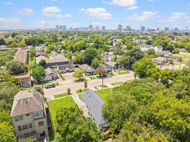 2821 Holman Street, Houston, TX 77004