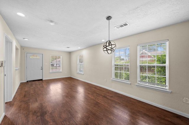 2821 Holman Street, Houston, TX 77004