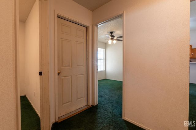 2114 Foxglove Court, Bakersfield, CA 93304
