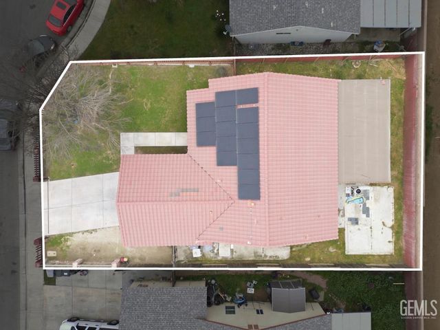 2114 Foxglove Court, Bakersfield, CA 93304