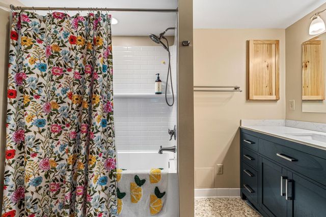 1812 Sunny Slope Lane, Saint Paul, MN 55116