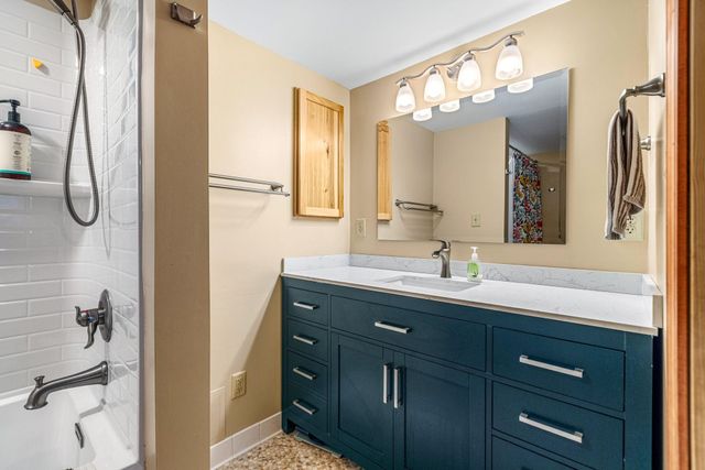 1812 Sunny Slope Lane, Saint Paul, MN 55116