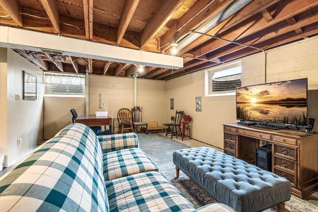 1812 Sunny Slope Lane, Saint Paul, MN 55116