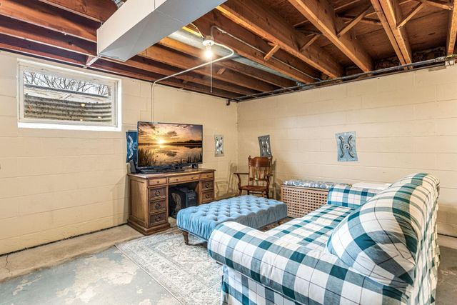 1812 Sunny Slope Lane, Saint Paul, MN 55116