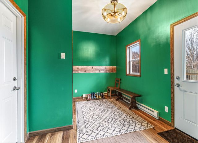 1812 Sunny Slope Lane, Saint Paul, MN 55116