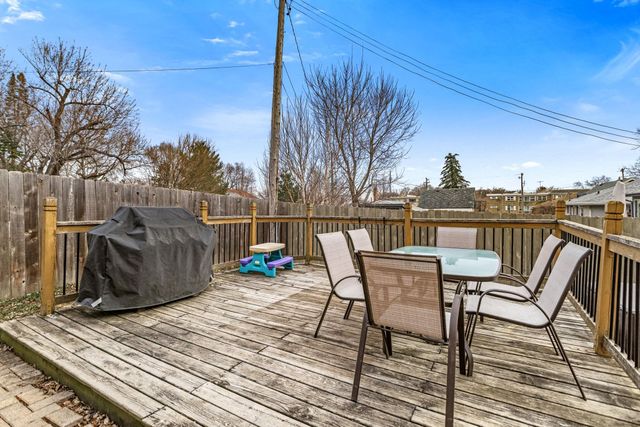 1812 Sunny Slope Lane, Saint Paul, MN 55116