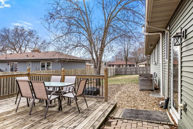 1812 Sunny Slope Lane, Saint Paul, MN 55116