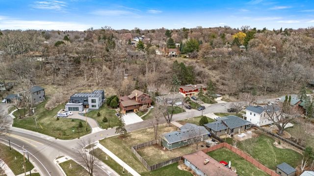 1812 Sunny Slope Lane, Saint Paul, MN 55116