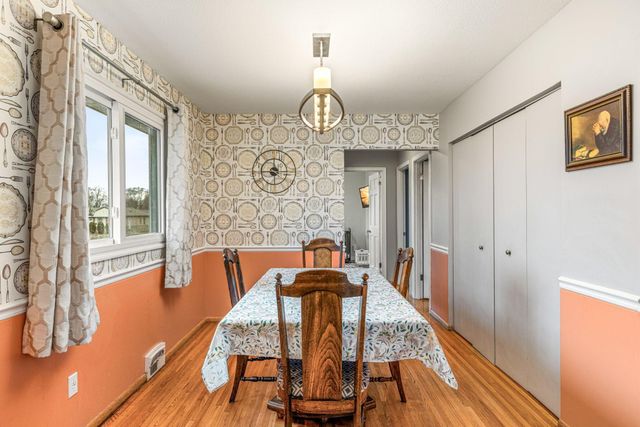 1812 Sunny Slope Lane, Saint Paul, MN 55116