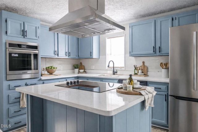 660 Pinebluff Lake Road, Aberdeen, NC 28315