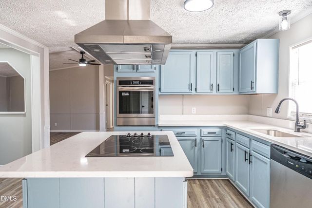 660 Pinebluff Lake Road, Aberdeen, NC 28315