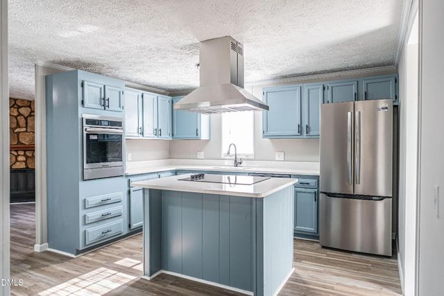 660 Pinebluff Lake Road, Aberdeen, NC 28315