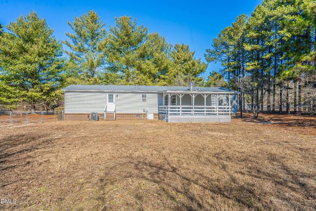 660 Pinebluff Lake Road, Aberdeen, NC 28315