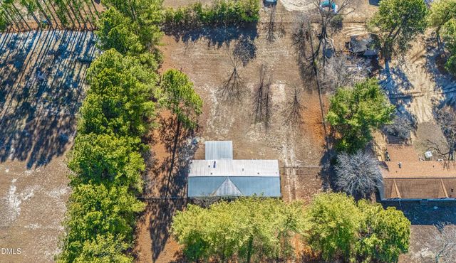 660 Pinebluff Lake Road, Aberdeen, NC 28315