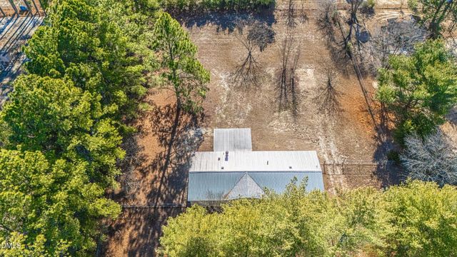 660 Pinebluff Lake Road, Aberdeen, NC 28315