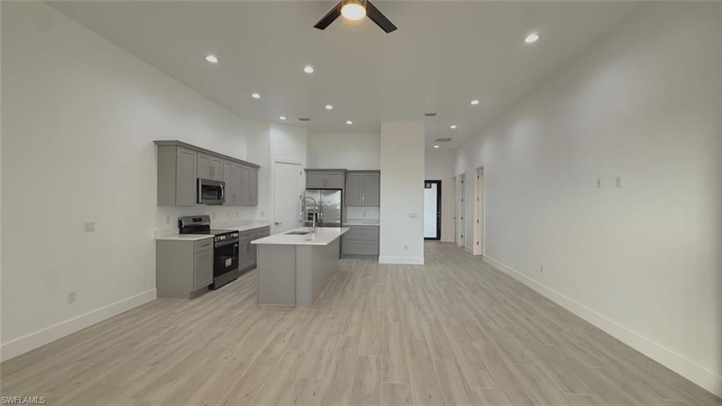 Image 9 of property listing at 2102/2104 NE 16th TER, Cape Coral, FL 33909