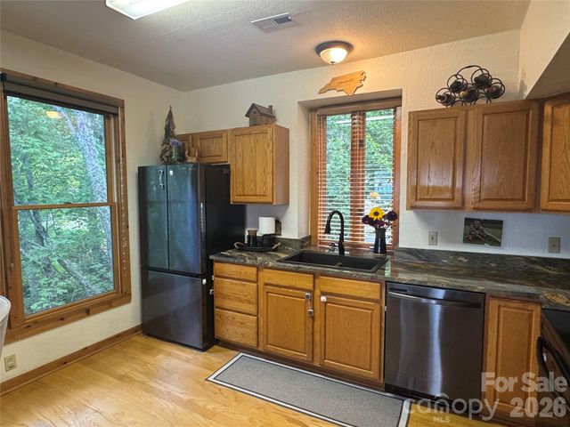 10 Stoney Falls Loop 304, Burnsville, NC 28714