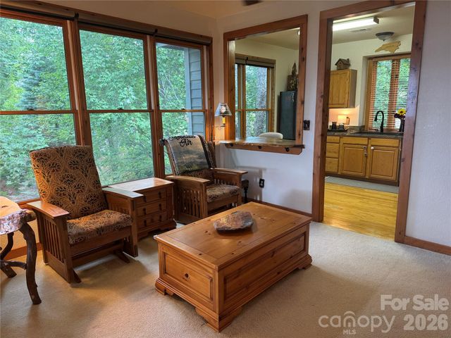 10 Stoney Falls Loop 304, Burnsville, NC 28714